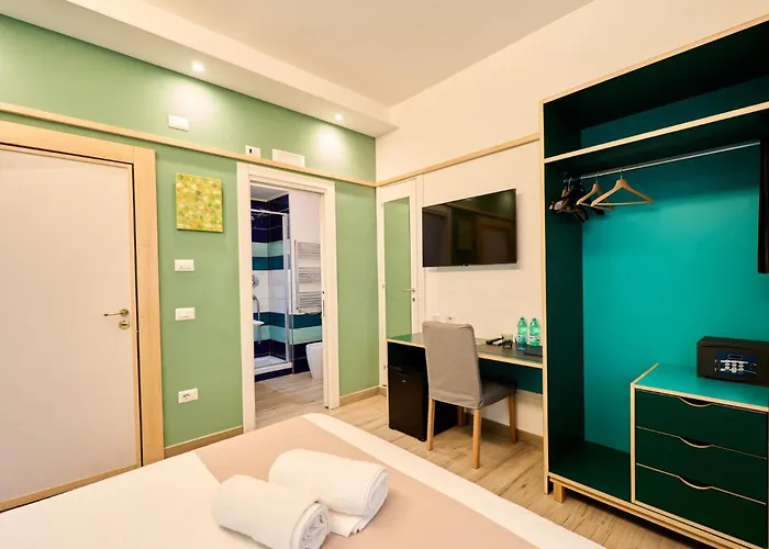 La Marina 4* Naples
